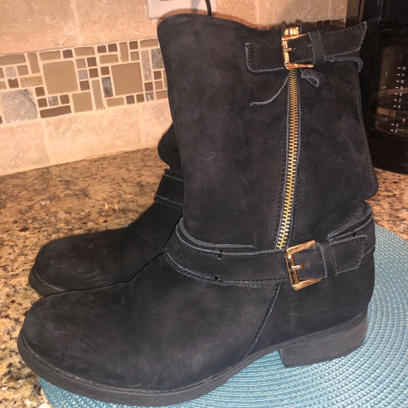 Steve Madden Shoes - Black Suede Steve Madden low boots